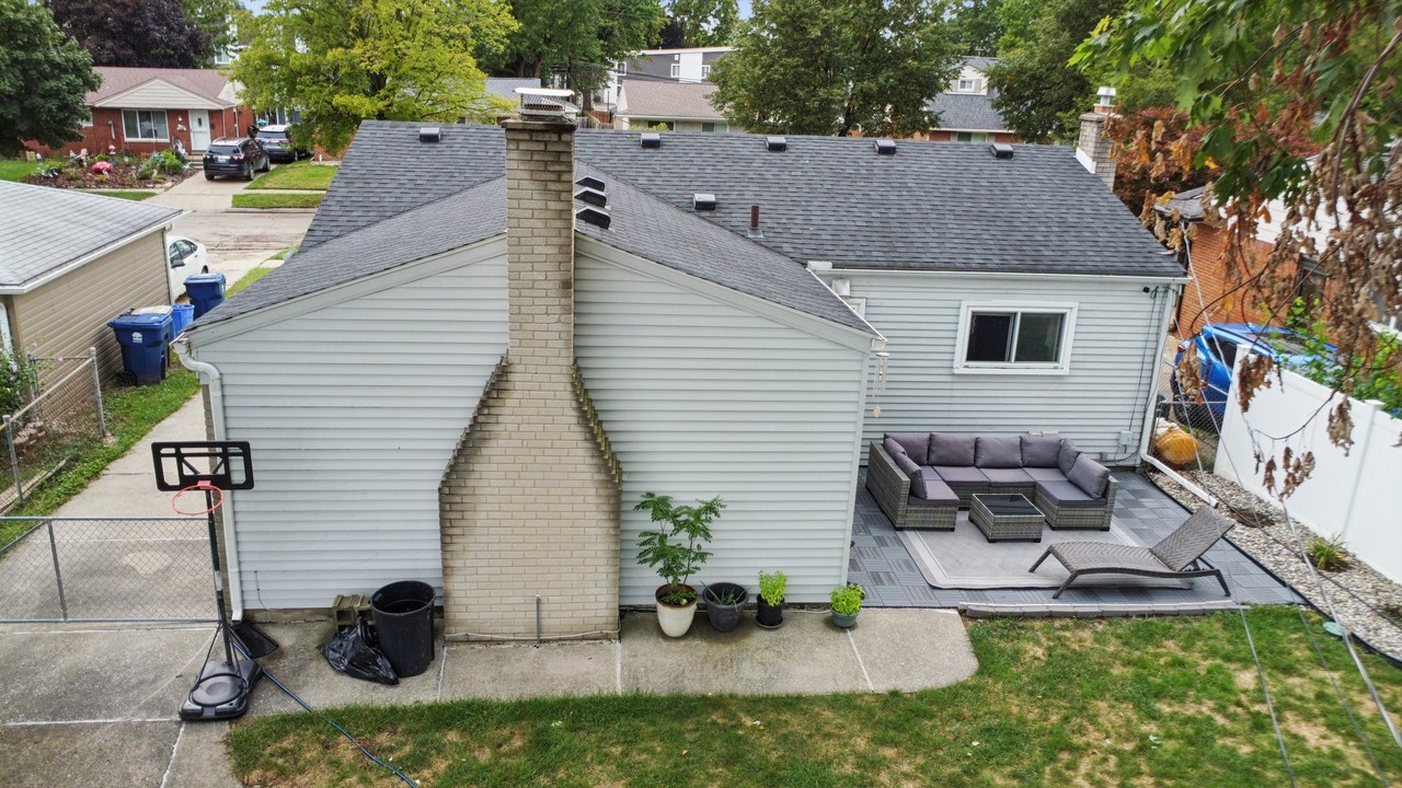 8234 Holly Drive - Photo 5 of 41