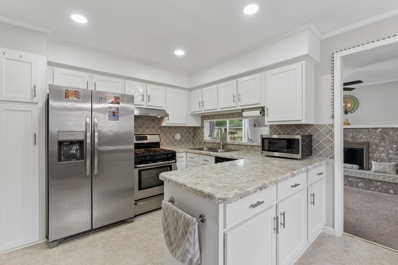 8234 Holly Drive - Photo 6 of 41