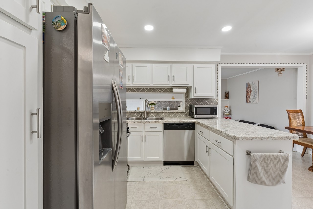 8234 Holly Drive - Photo 7 of 41