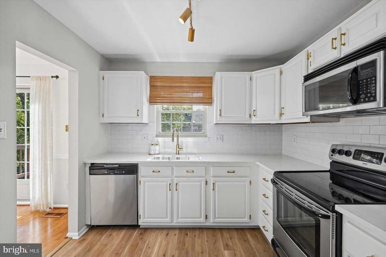 13 Cross Falls Cir - Photo 2 of 31