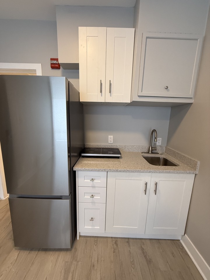 238 Carruthers Avenue - Photo 3 of 19