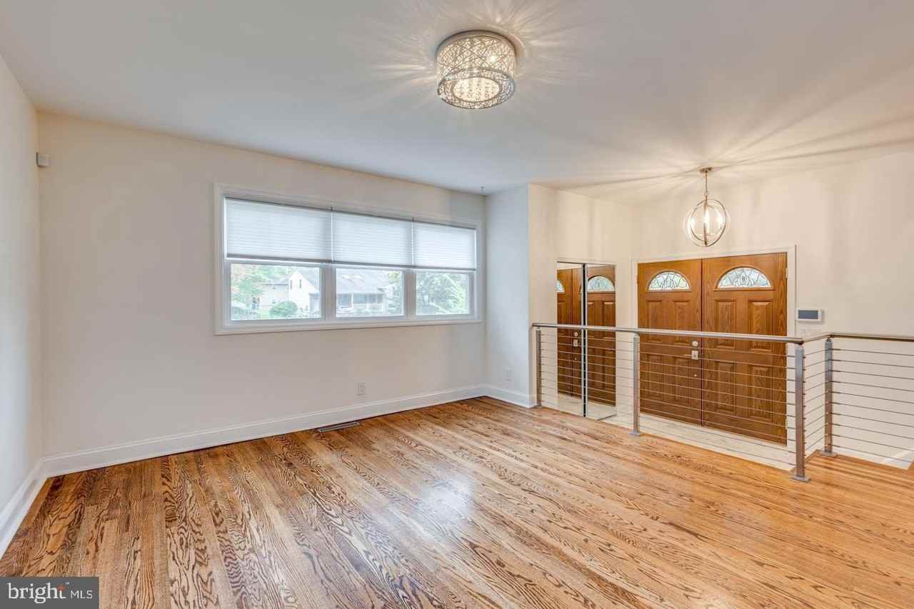 421 Fireside Ln - Photo 7 of 43
