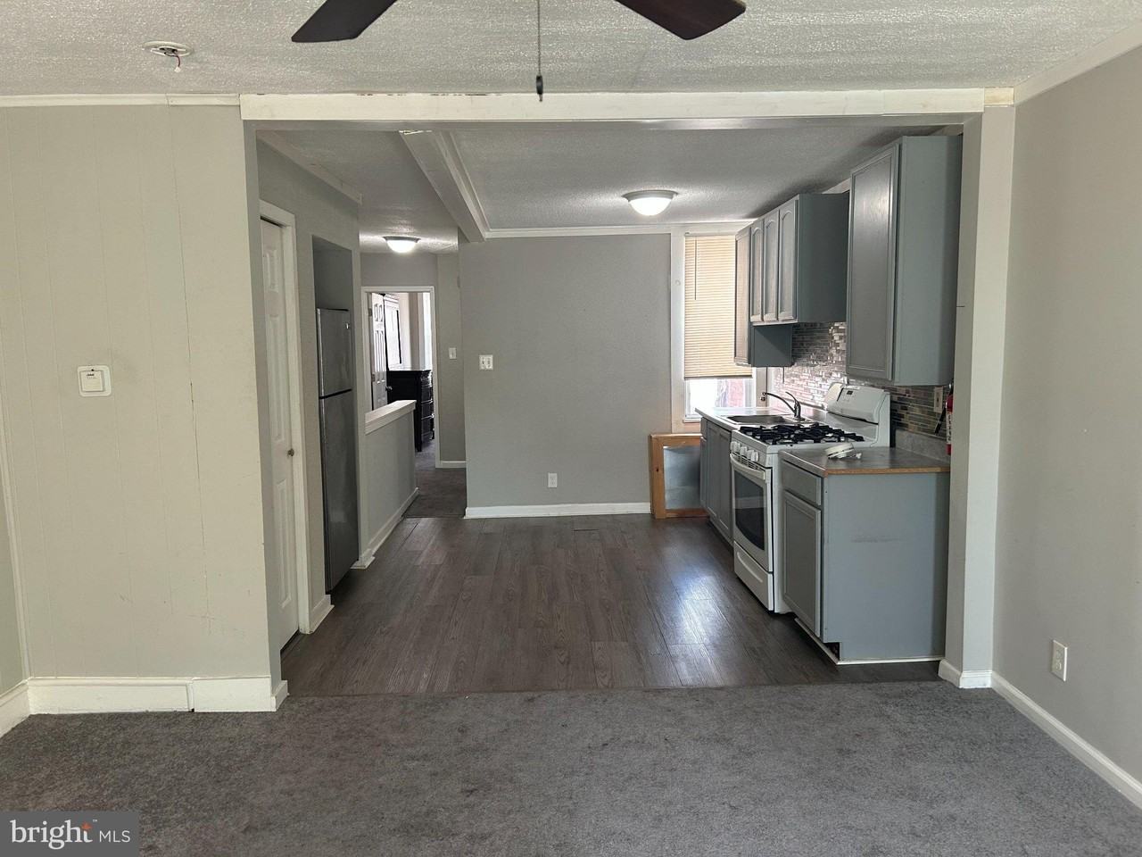 339 Market St - Photo 4 of 7
