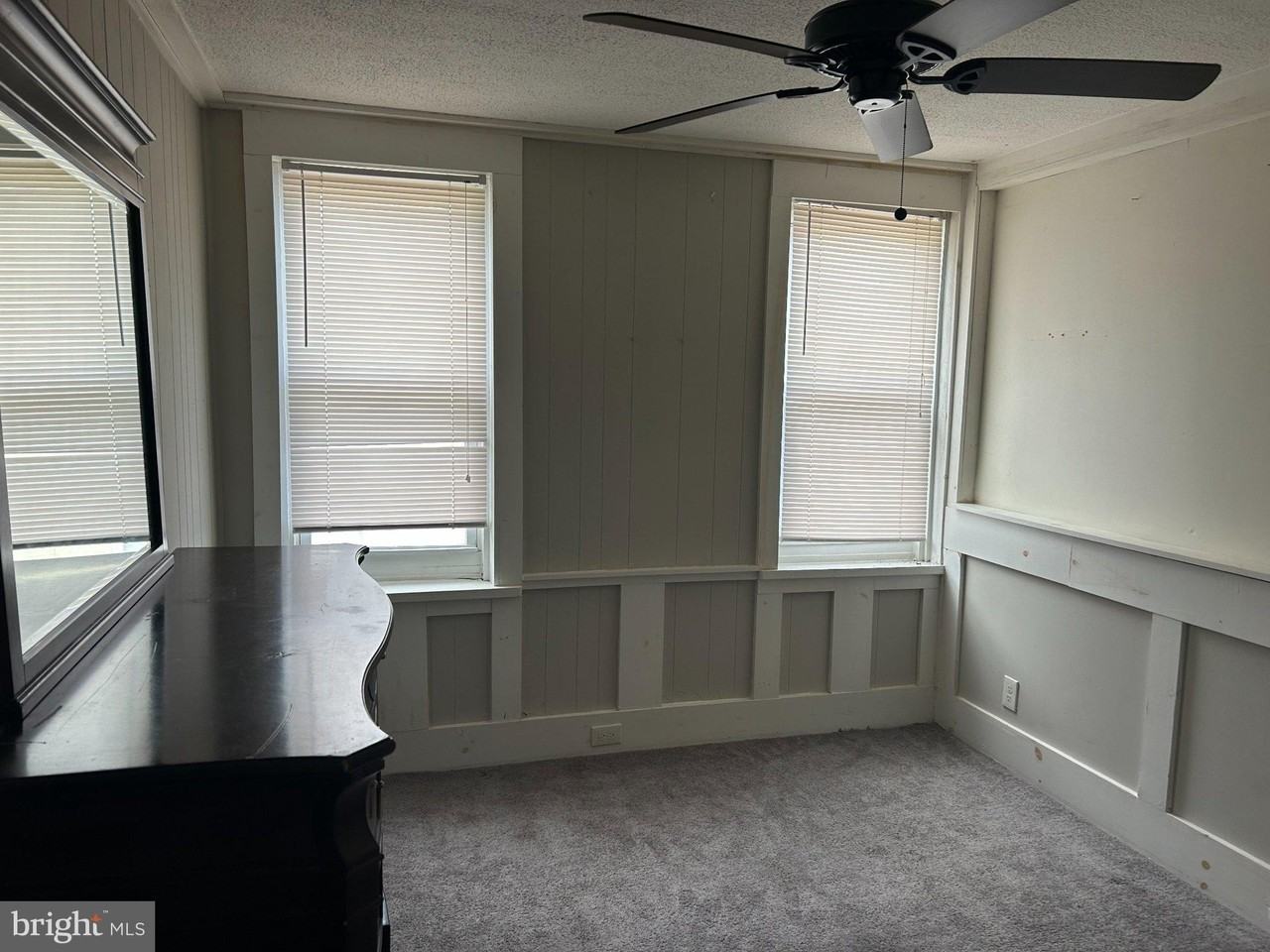 339 Market St - Photo 5 of 7
