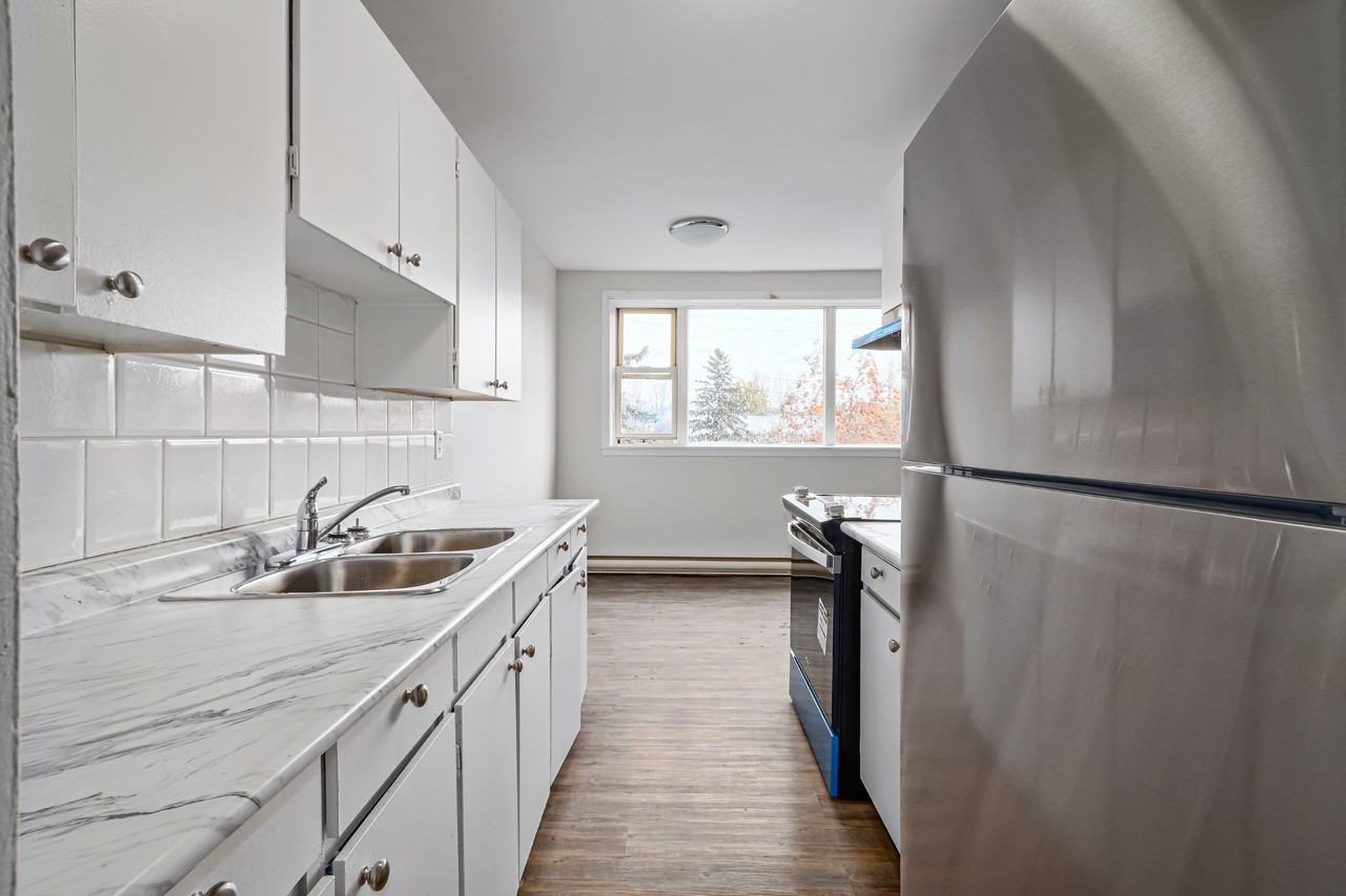 176 8th Street, Collingwood - Photo 7 of 13