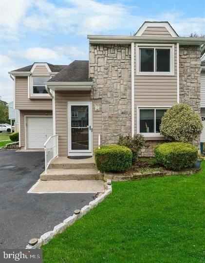 17 Winchester Dr - Photo 2 of 26