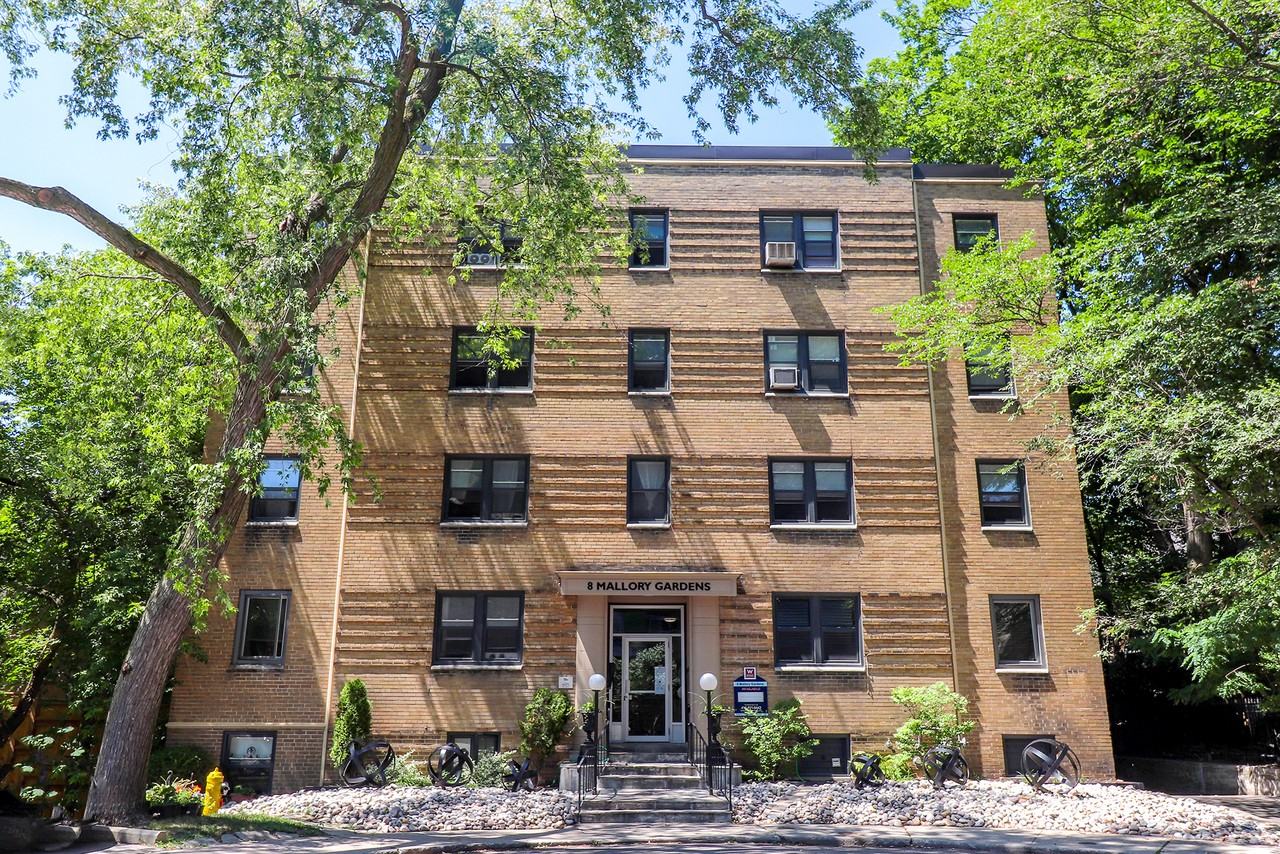 1 & 8 Mallory Gardens, Toronto - Photo 2 of 38