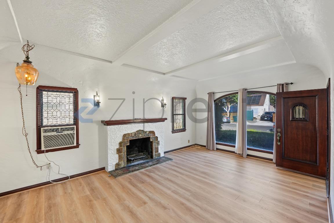 6727 Arbutus Ave - Photo 4 of 23