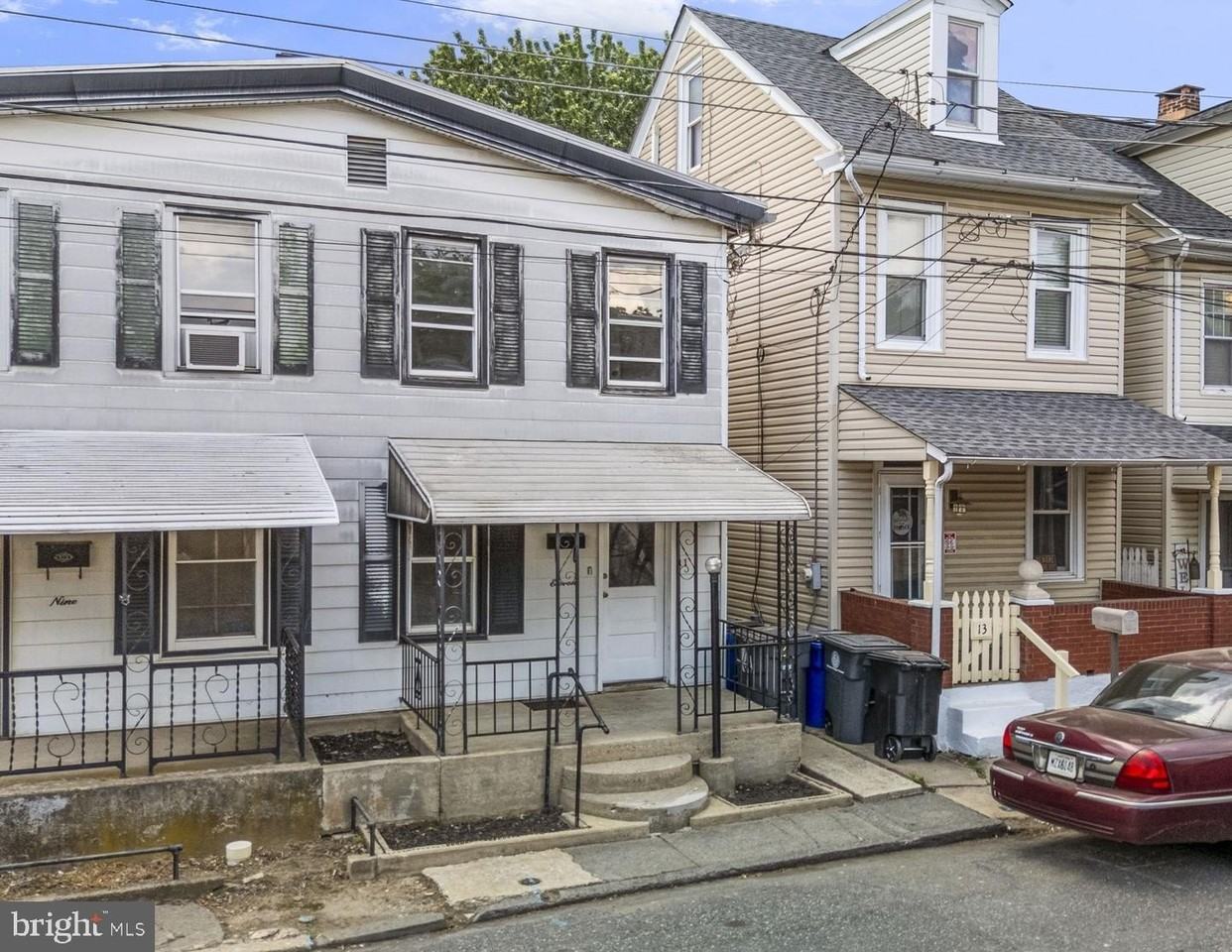 11 Plum St - Photo 2 of 24