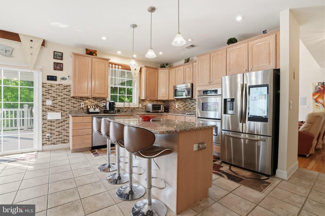 2780 Honeysuckle Ln - Photo 5 of 50