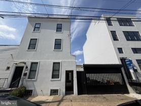 2556 E Somerset St - Photo 1 of 1
