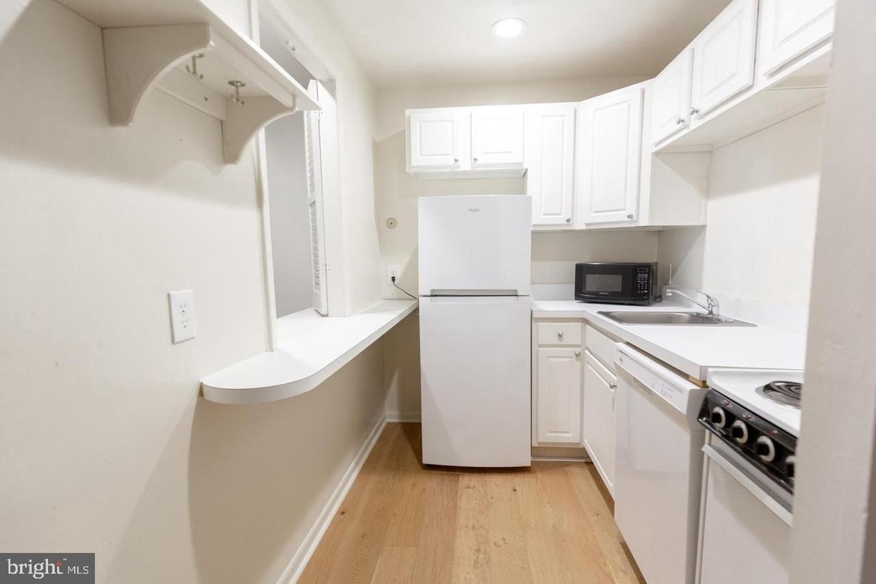 2311 Spruce St #204 - Photo 4 of 34