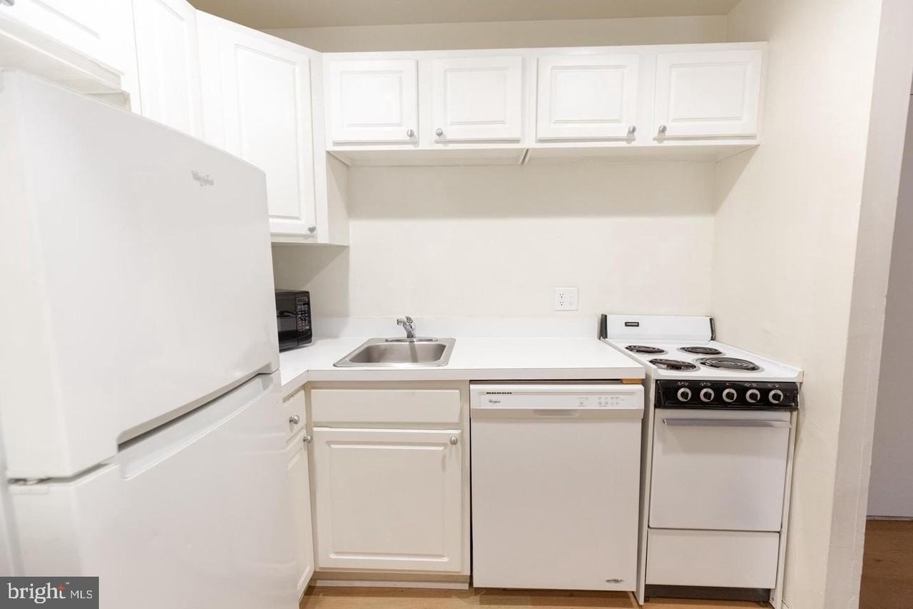 2311 Spruce St #204 - Photo 6 of 34