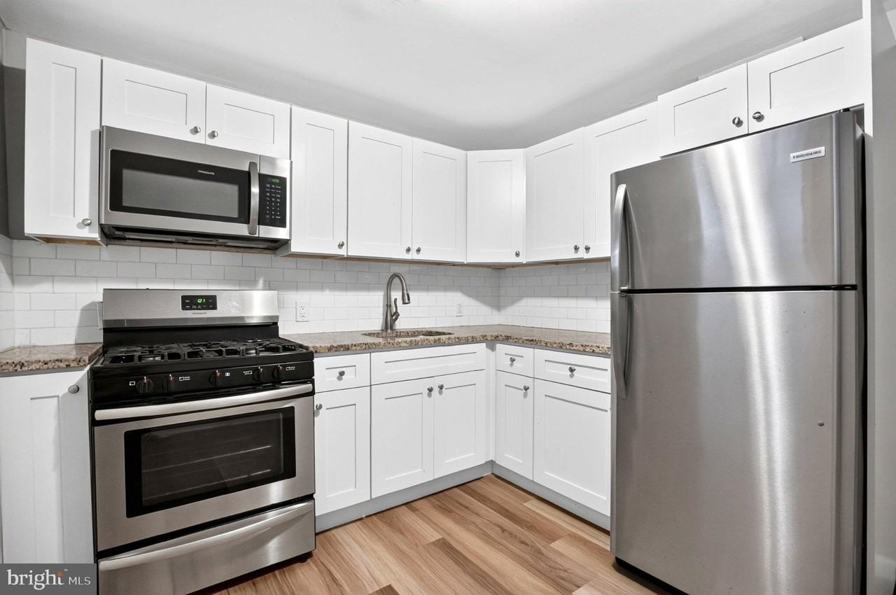 3225 Gaul St - Photo 5 of 18