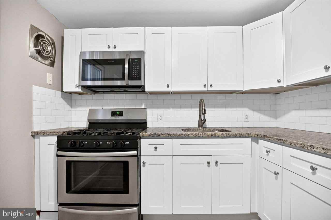 3225 Gaul St - Photo 7 of 18