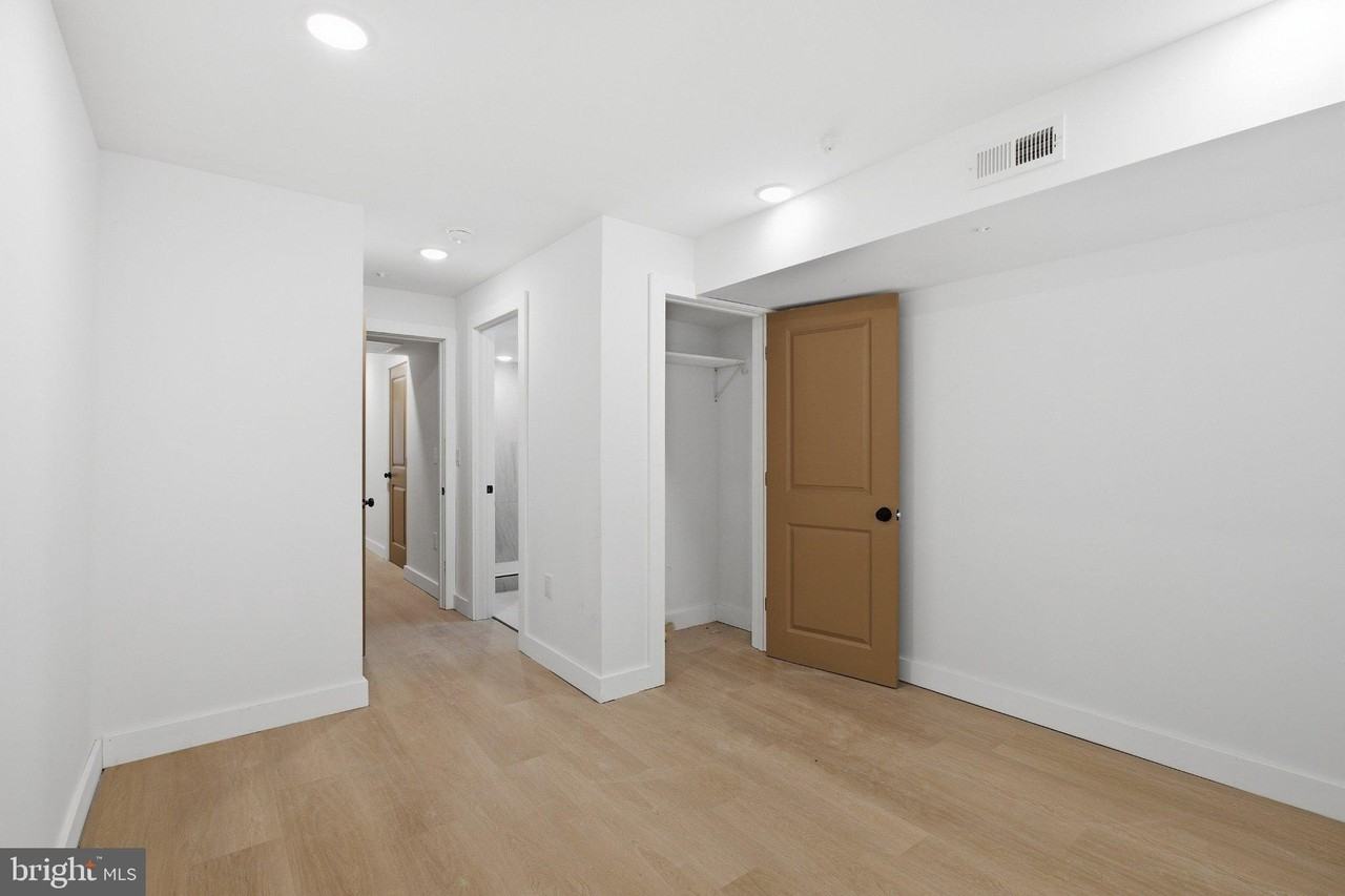1542 W York St #1 - Photo 6 of 15
