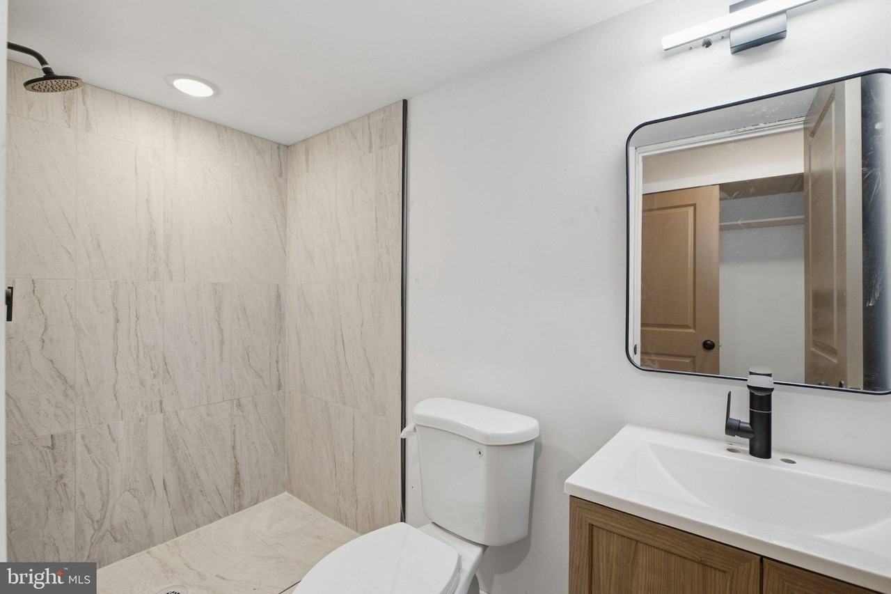1542 W York St #1 - Photo 7 of 15