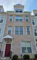 featured image of 2232 S Glebe Rd