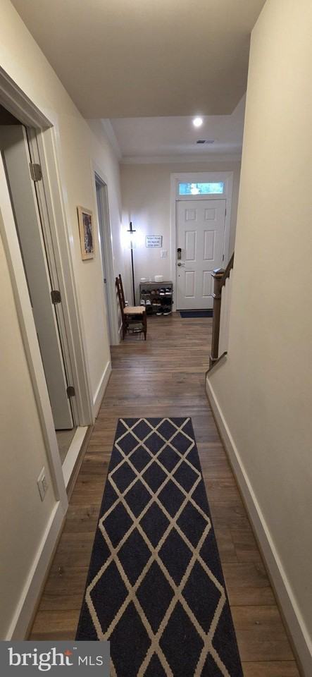 2232 S Glebe Rd - Photo 3 of 24