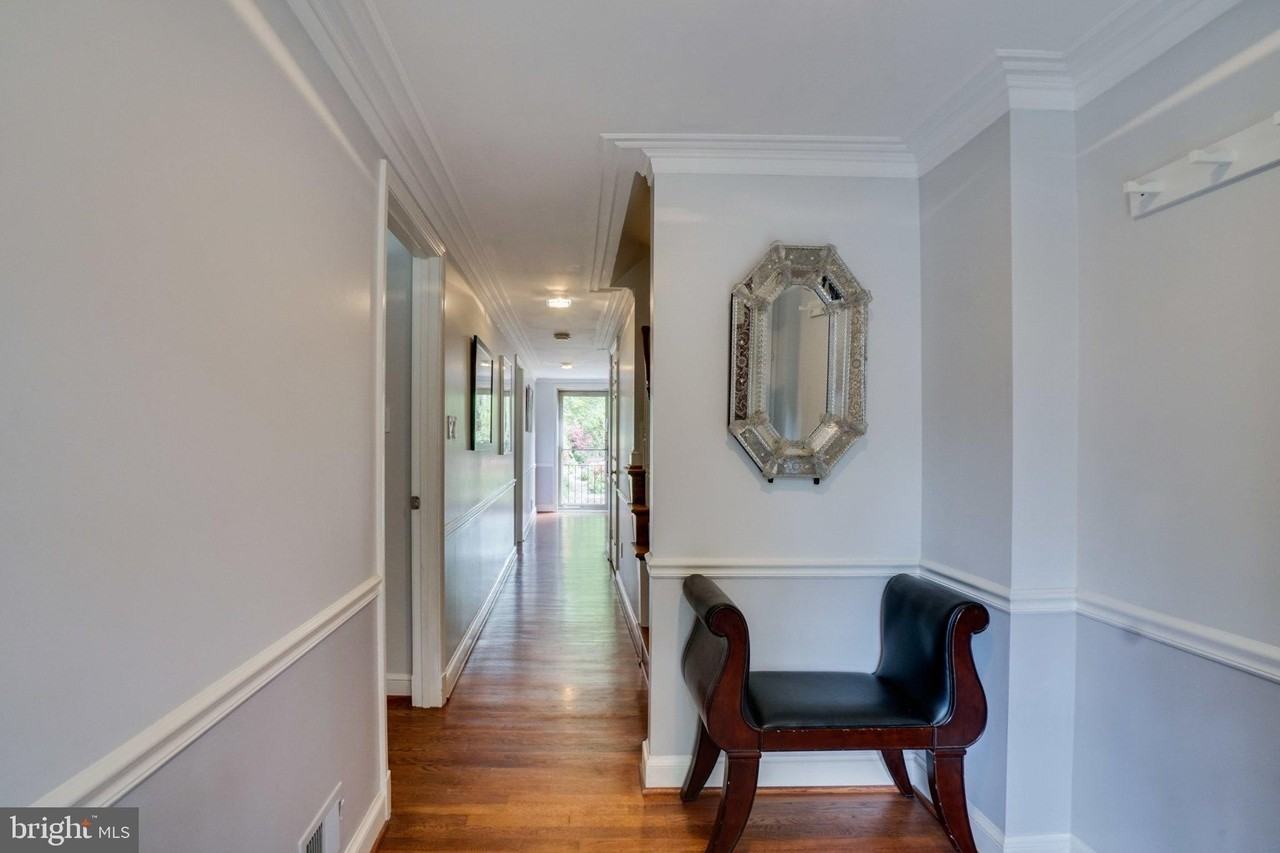 2310 Sanford St - Photo 6 of 38