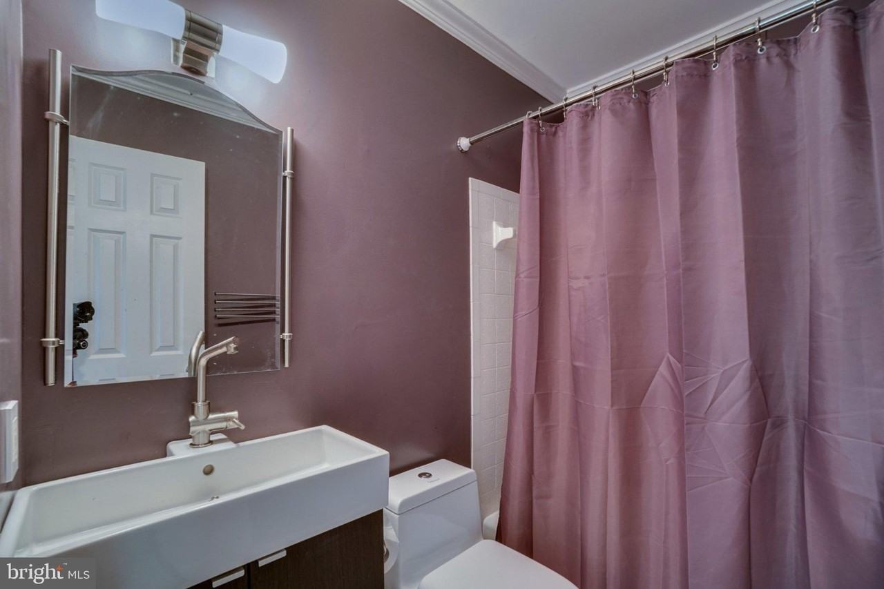 2310 Sanford St - Photo 6 of 35