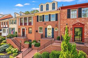 featured image of 911 S Lee St
