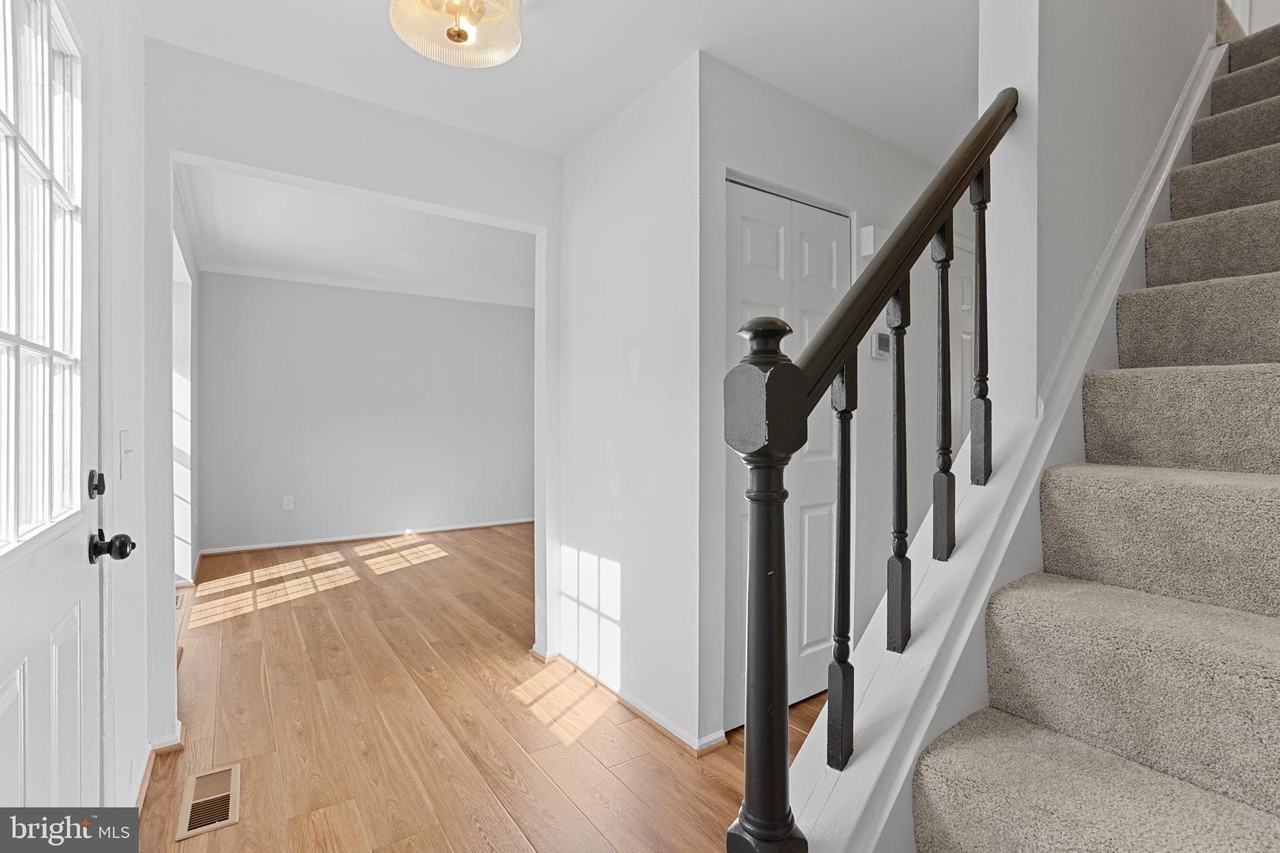10072 Apple Wood Ct - Photo 5 of 45