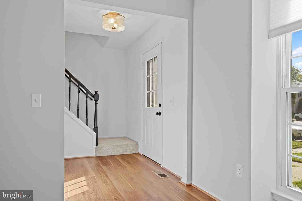 10072 Apple Wood Ct - Photo 6 of 45