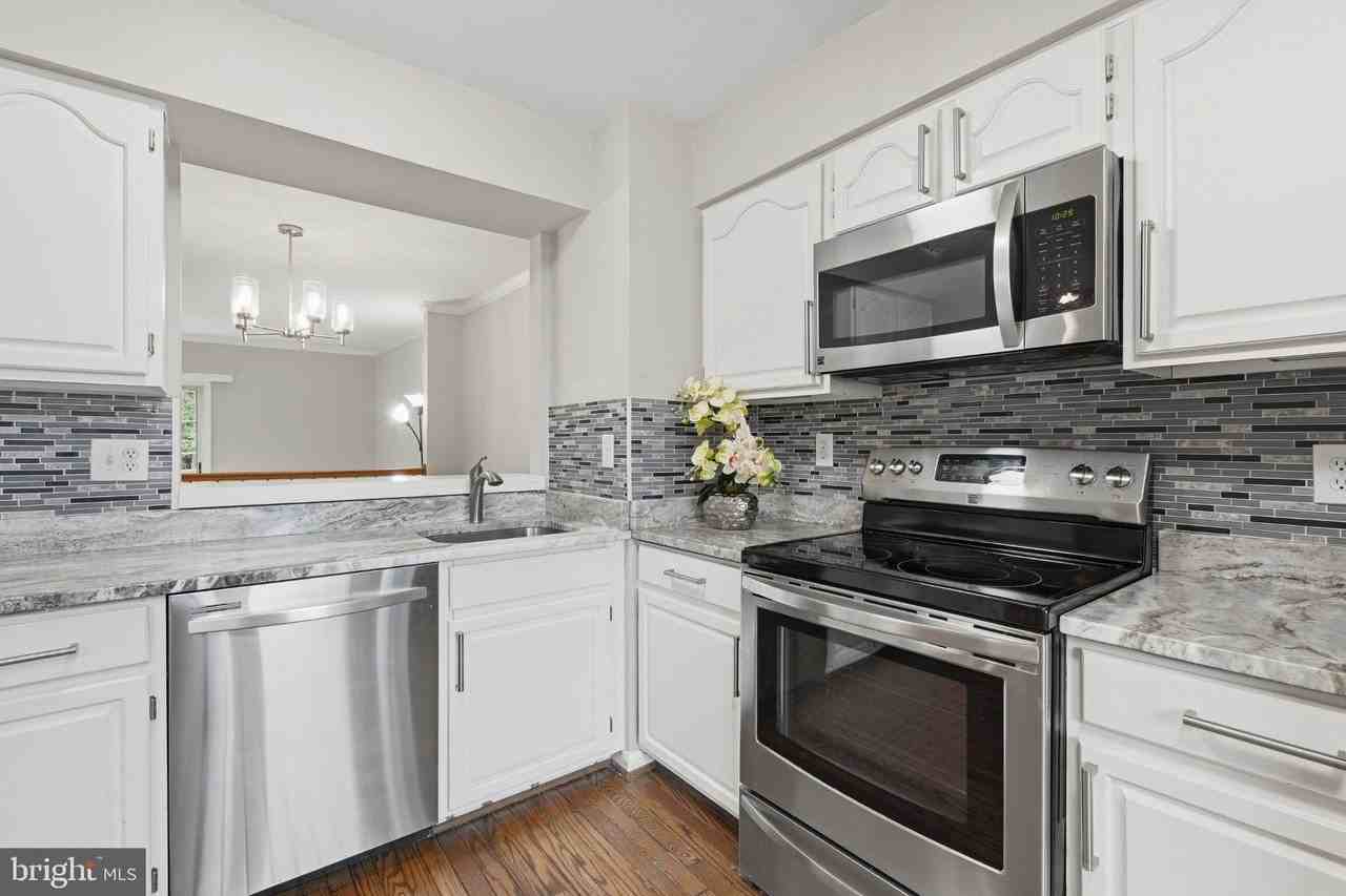 6303 Mary Todd Ct - Photo 2 of 39