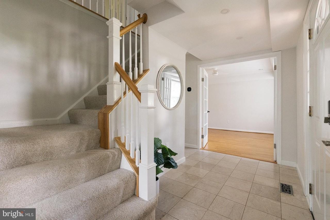 12824 Mount Royal Ln - Photo 3 of 49