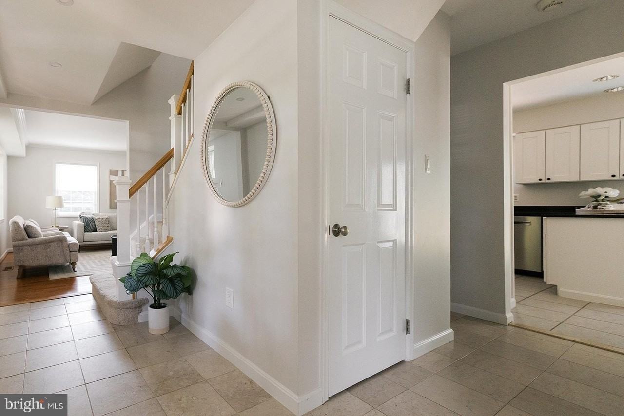 12824 Mount Royal Ln - Photo 4 of 49