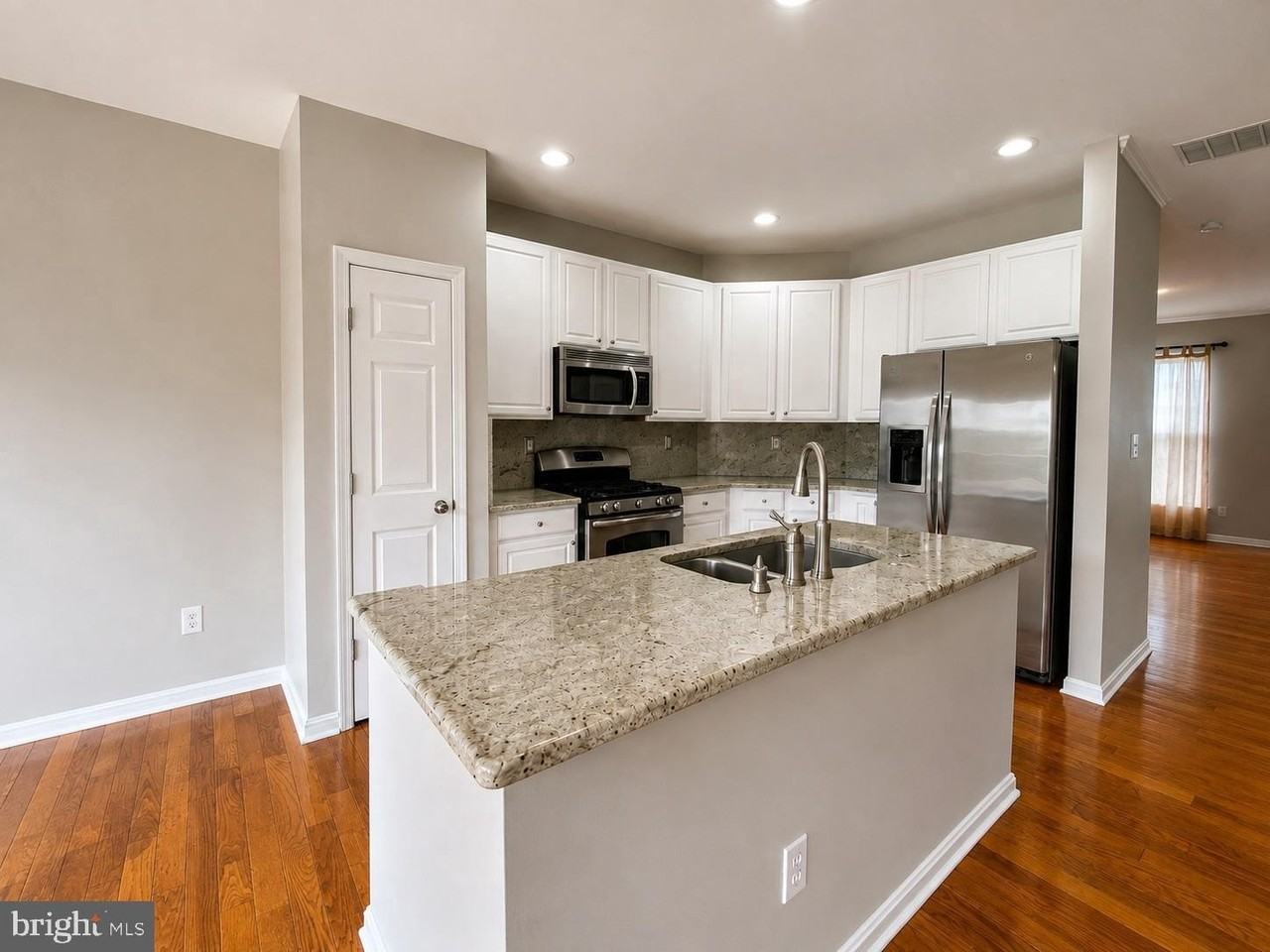 21002 Kittanning Ln - Photo 2 of 39