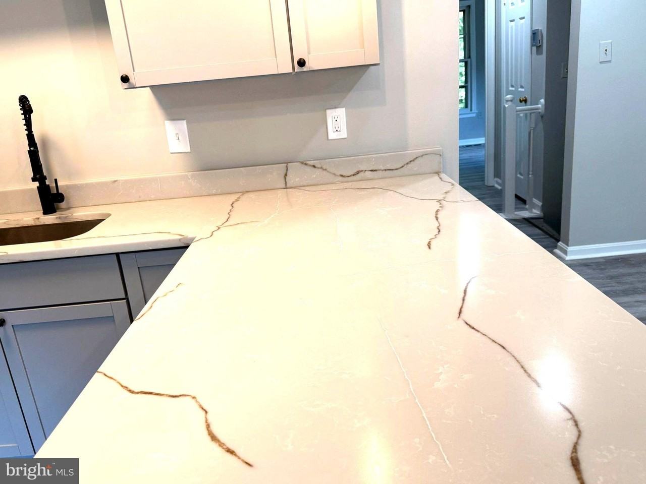 15069 Maple Glen Ct - Photo 6 of 19
