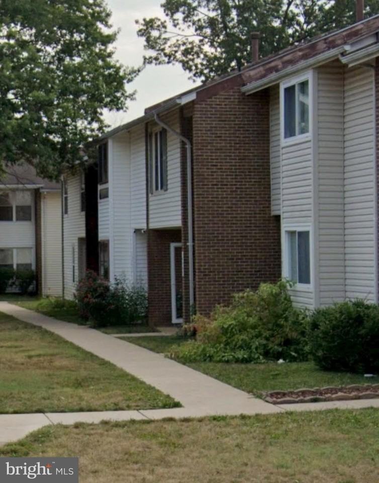 10980 Hiram Ct - Photo 2 of 6