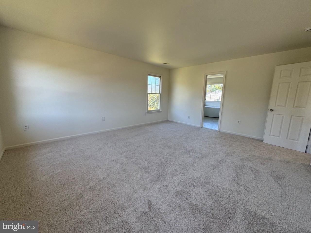 10980 Hiram Ct - Photo 3 of 6