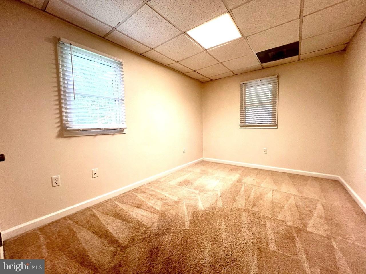 208 Telegraph Rd - Photo 6 of 15
