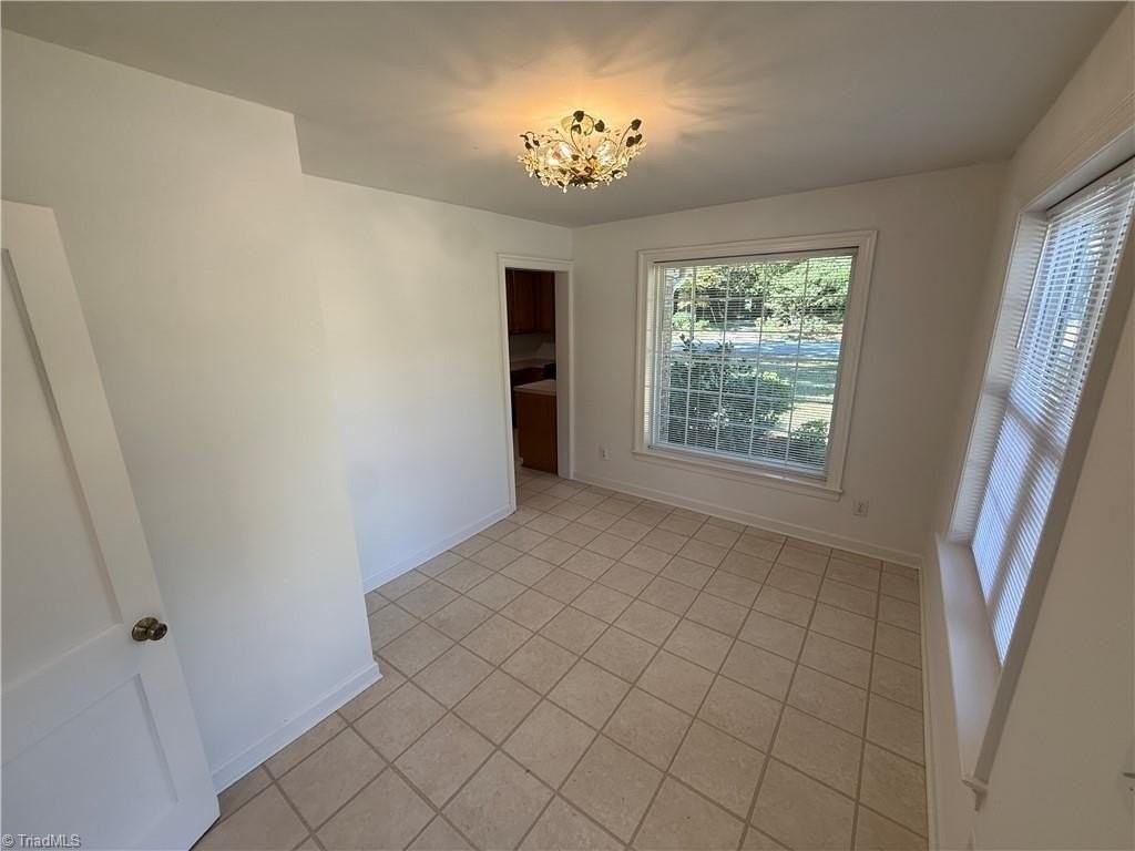 337 Pennsylvania Ave - Photo 3 of 13