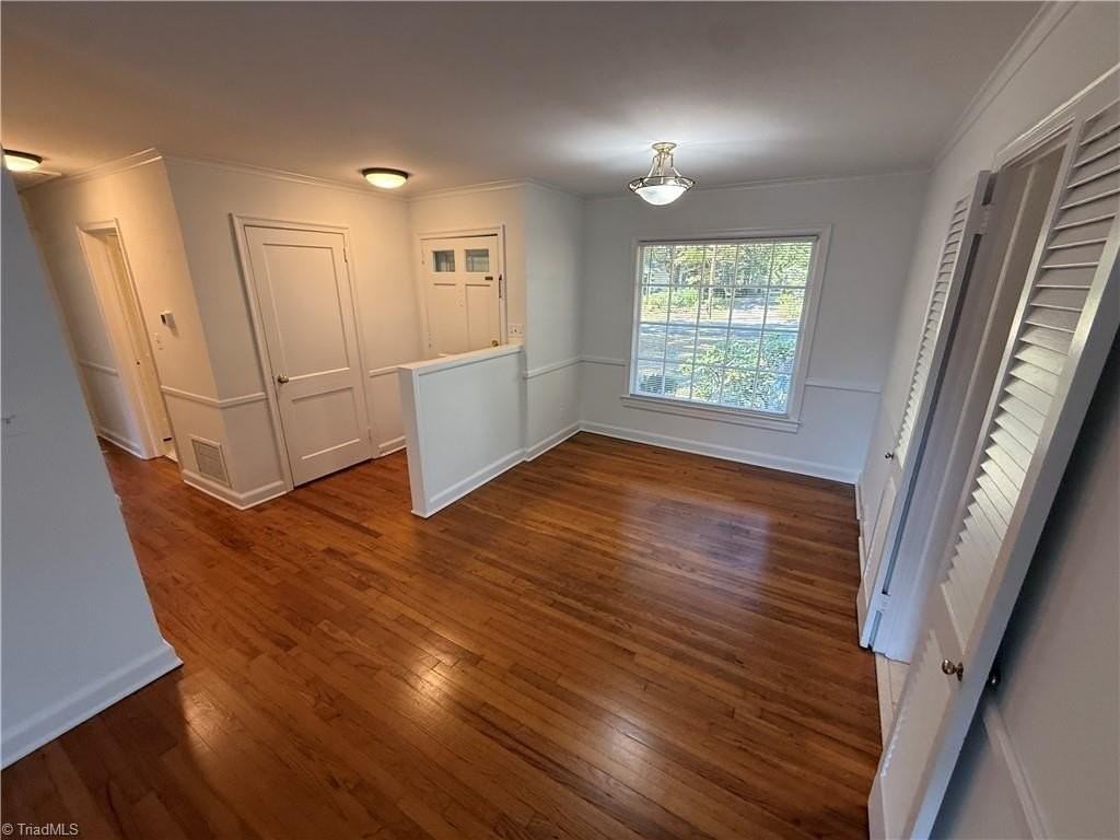 337 Pennsylvania Ave - Photo 6 of 13