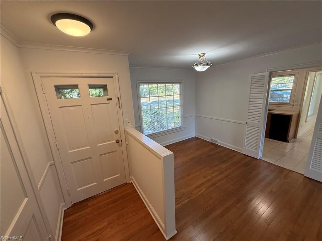 337 Pennsylvania Ave - Photo 7 of 13