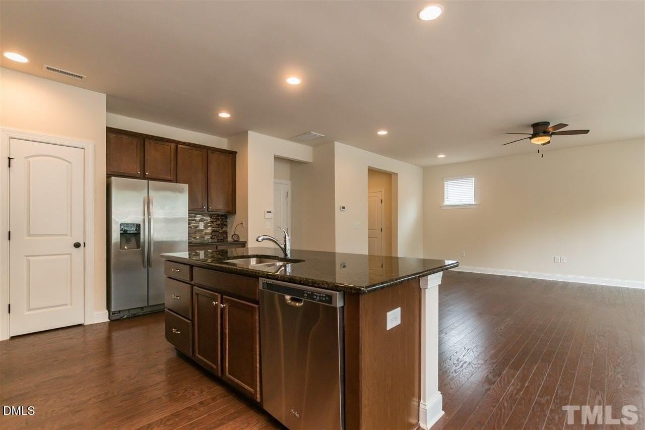 201 Begen St - Photo 6 of 23
