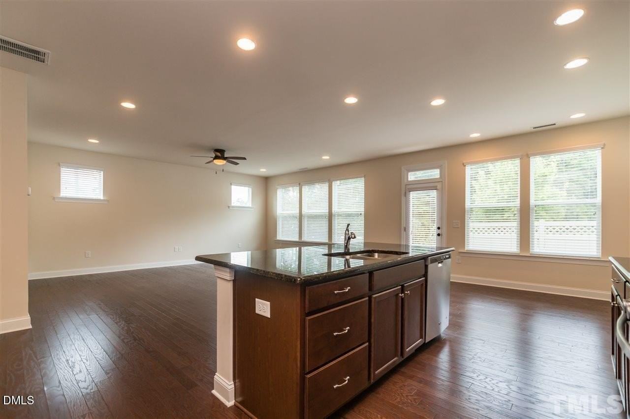 201 Begen St - Photo 7 of 23