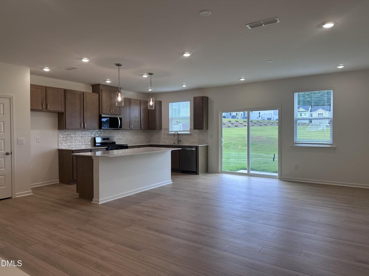 3109 Glen Lyon Dr - Photo 4 of 17