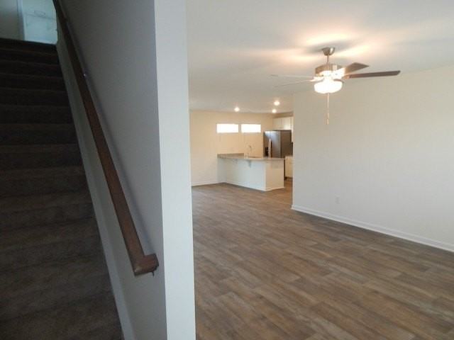 546 Seaborn Cir - Photo 3 of 29