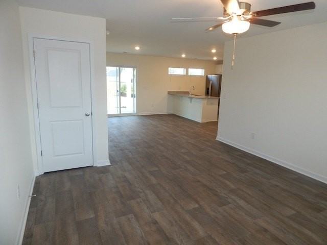 546 Seaborn Cir - Photo 4 of 29