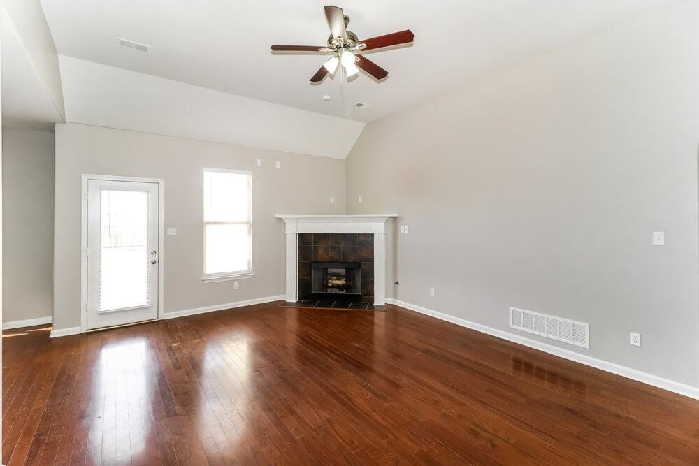 5011 Delaney Valley Ln - Photo 5 of 17