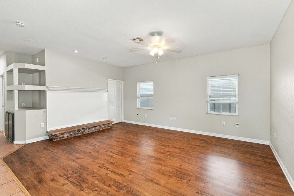 11075 Marvelwood Rd - Photo 3 of 16