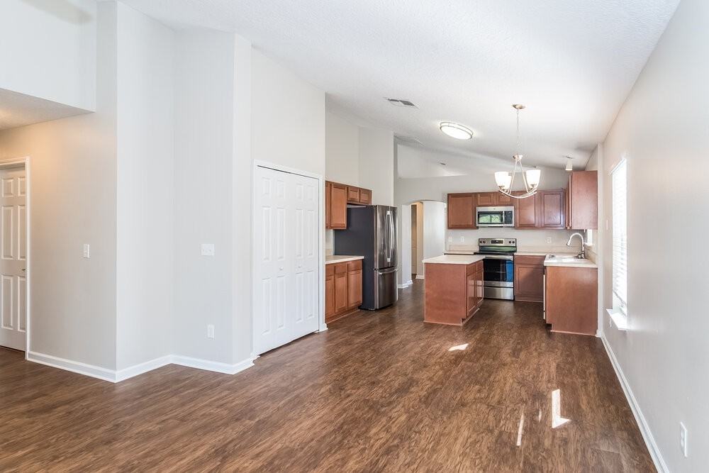 10707 Sandy Oaks Dr - Photo 7 of 15