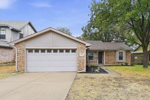 featured image of 1032 W Hills Ter