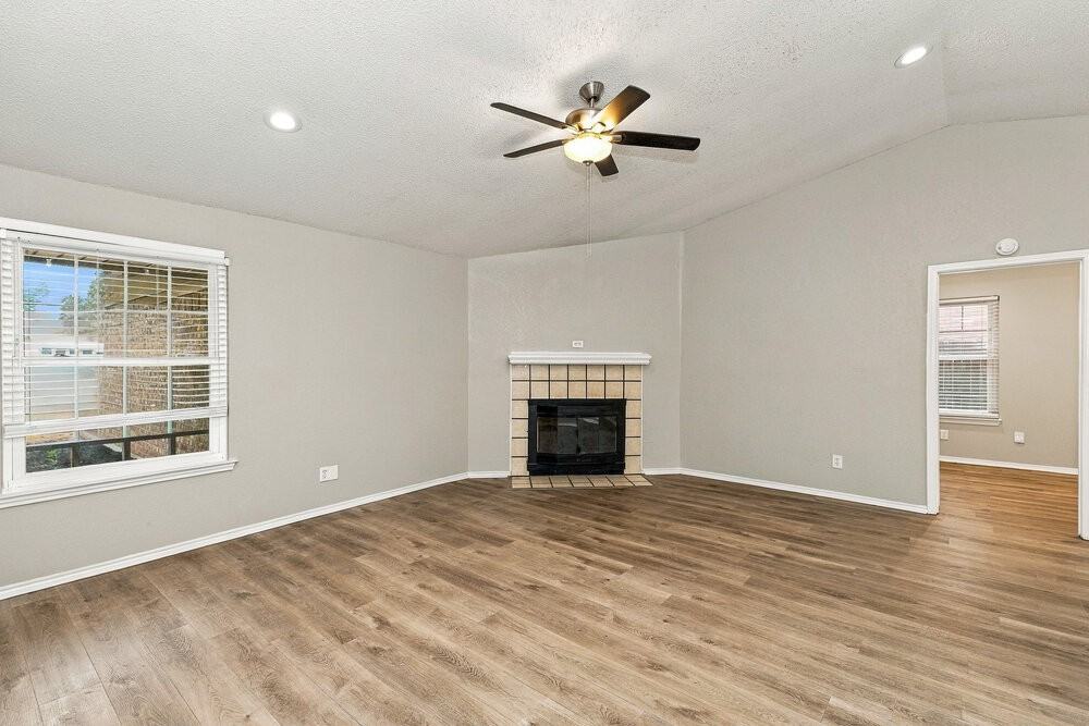 1032 W Hills Ter - Photo 3 of 16