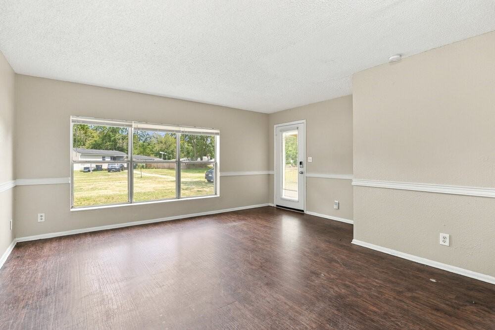 7269 Eudine Dr N - Photo 5 of 16